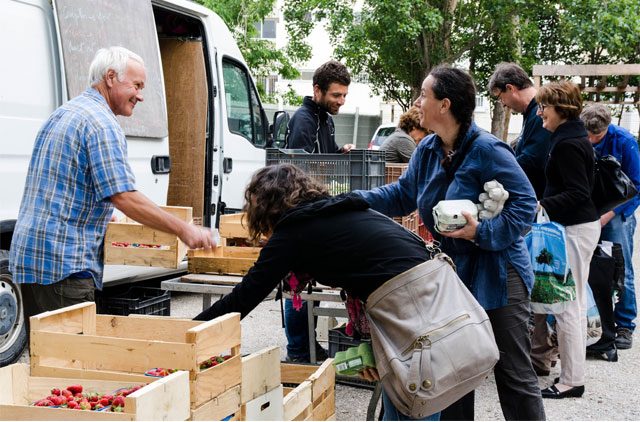 les Paniers Marseillais Distribution aux Paniers Marseillais