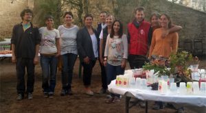 les animateurs du Parc du Luberon et du Château de l'Environnement de Buoux