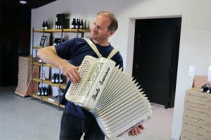 T. Michon a plus d'une touche à son accordéon