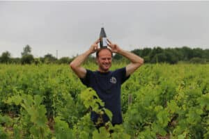 T. Michon dans ses vignes de Vendée
