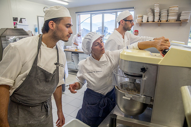 Apprentissage à l'école de boulangerie