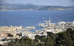 Locations-vacances-La-ciotat-Cap-Liouquet_1 Bleu Tomate