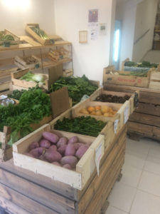 L'Epicerie paysanne de L'Estaque attire une clientèle de quartier