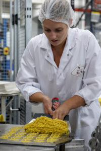 80 personnes travaillent à la Confiserie du Roy René, Crédit François-Xavier Emery Bleu Tomate le mag
