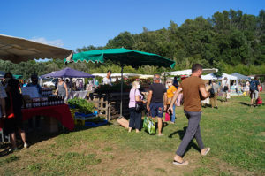 2_Marché Pierrefeu Terres de Partage - 27 Mai 2020 - Crédit AC AUDRA-min Bleu Tomate le mag
