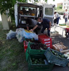 les paniers distribués à Arles par le Secours Populaire - 