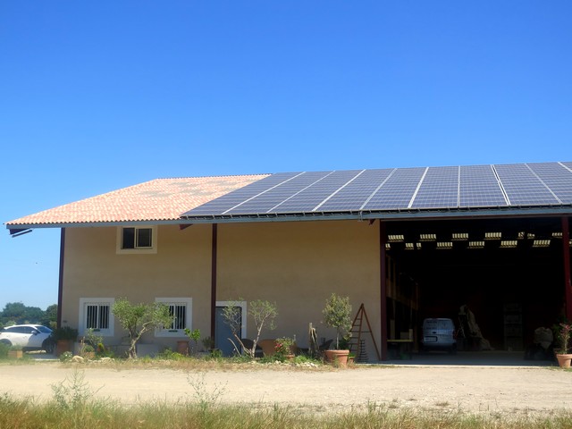 le hangar du moulin du mas de Daudet