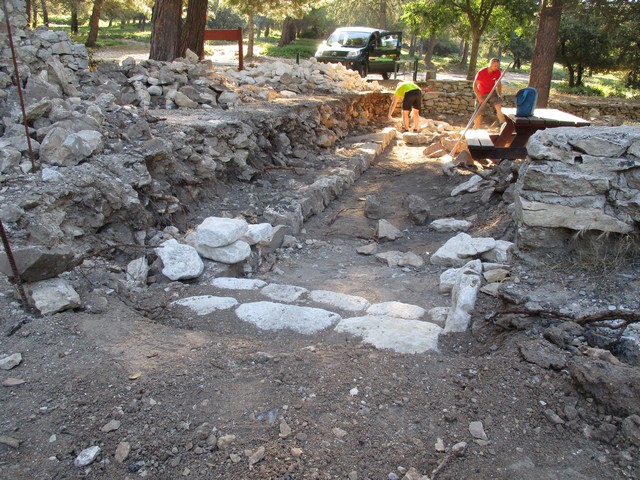 le mur de pierres au traou dou gari