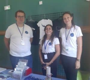 Louis de Vries chargé de mission, Laetitia en service civique et Claire bénévole à Miraceti, tous trois passionnés par les cétacés depuis l'enfance