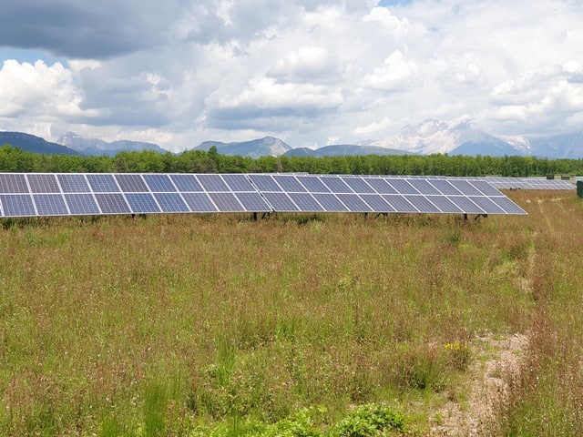 parc photovoltaïque dans les Alpes