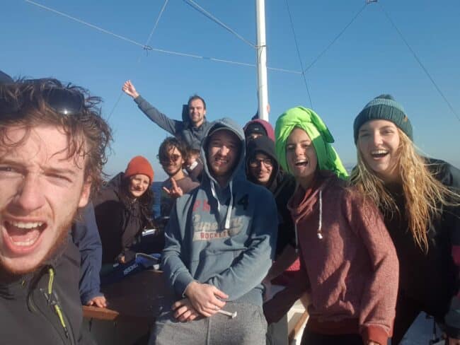 Calanques : vaste opération de « dépneullution » Bleu Tomate