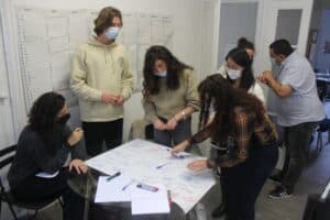 Les jeunes sélectionnés bénéficient de quatre ateliers collectifs © GERES Bleu Tomate