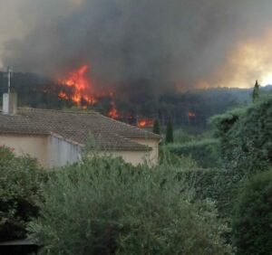 la Montagnette en feu