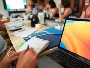 Sache LENORMAND Photographe Corporate Paris Bleu Tomate le mag