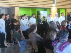 une partie des cuisiniers