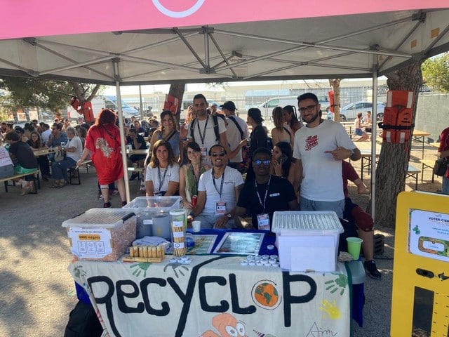 l'équipe Recyclop sur un stand