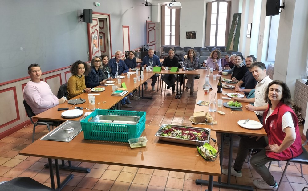 les convives et participants à la formation sur la sécurité alimentaire