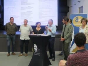 Les élus et responsables des deux Parcs du Ventoux et des Baronnies provençales à la signature de la Charte