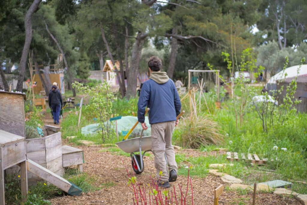 Jardin du cloître au Paysan Urbain de Marseille