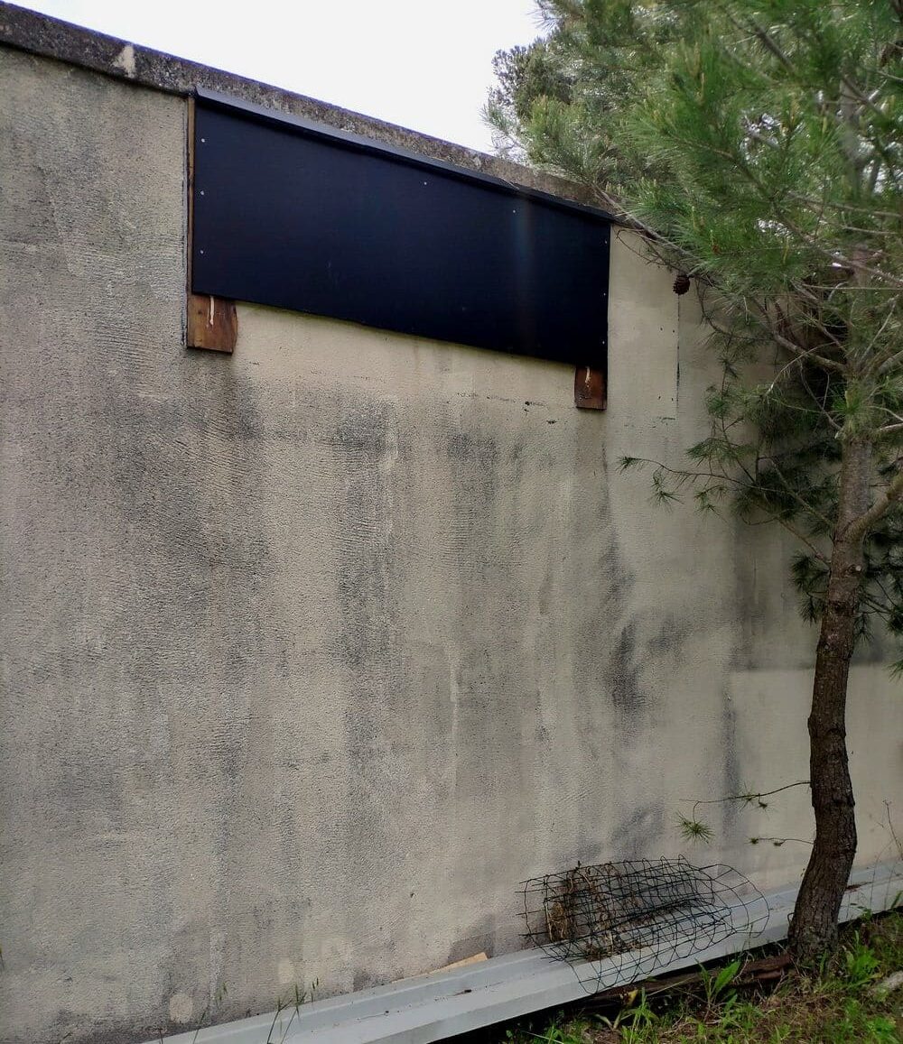 Agroécologie et agroforesterie, les valeurs sûres Bleu Tomate un nichoir à chauves-souris sur un mur