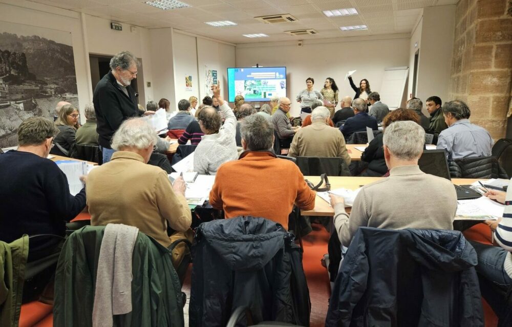 Ventoux : apprendre d'hier pour préparer demain Bleu Tomate assemblée réunie à la maison du Parc Carpentras