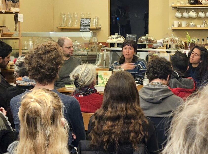 Les fermes collectives, avenir de l’agriculture ? Bleu Tomate assistance à la librairie Youpi