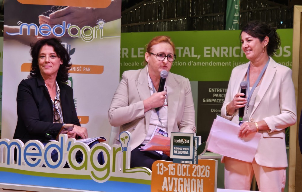 La voix des agricultrices au Salon Med’Agri Bleu Tomate Spphie Vache, Sandrine Faucou-Bourne et Georgia Lambertin